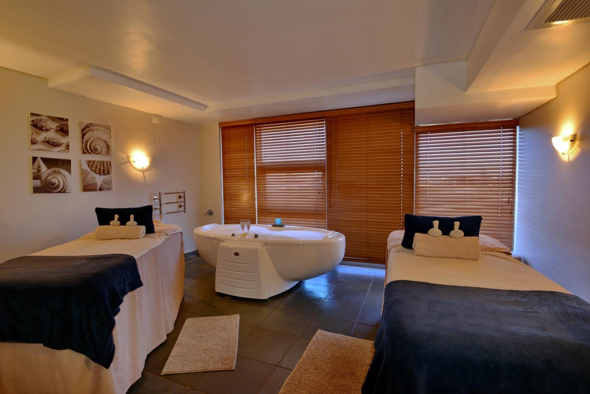 Lagoon & Cape Town