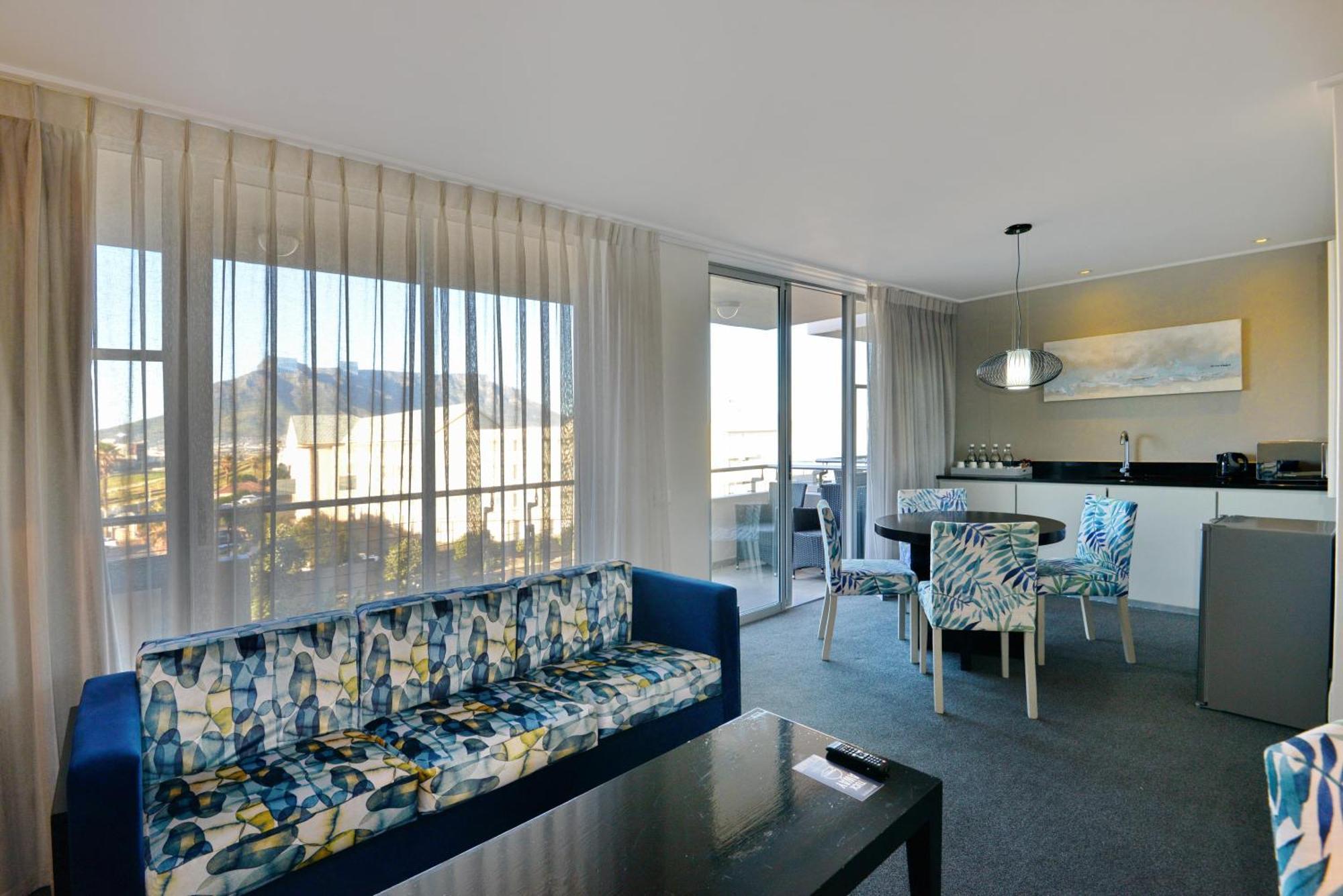 Lagoon & 4* Cape Town