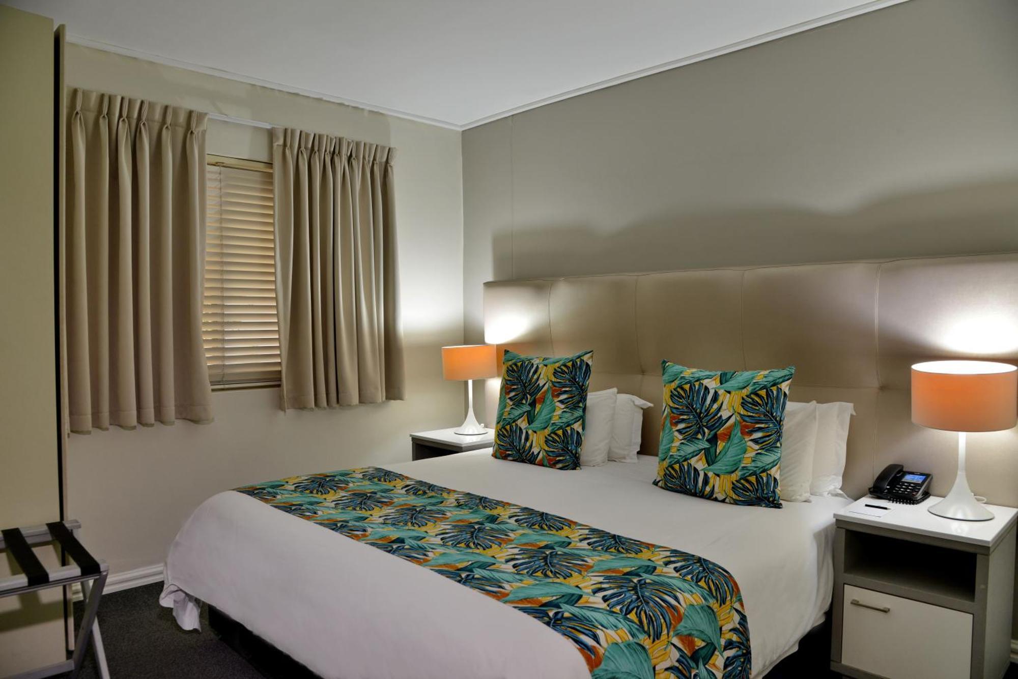 Lagoon & Cape Town